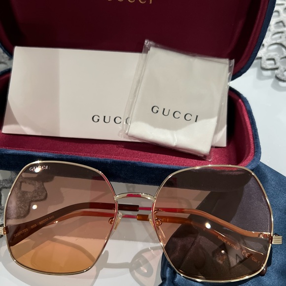 Gucci Sunglasses - Picture 1 of 3